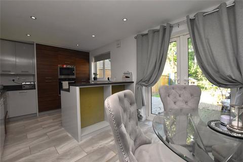 18 Beaumont Chase, Halifax, HX2 8BN