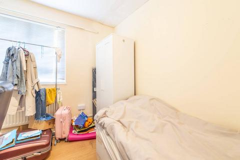 3 bedroom flat to rent, Robert Street, Camden, London, NW1