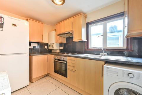 3 bedroom flat for sale, Chaplin Road, Dollis Hill, London, NW2