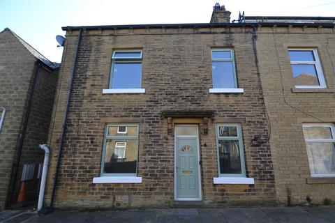 4 bedroom semi-detached house for sale, Clapham Street, Denholme