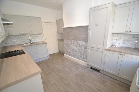 4 bedroom semi-detached house for sale, Clapham Street, Denholme