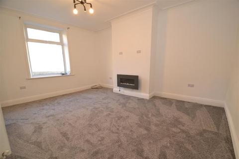 4 bedroom semi-detached house for sale, Clapham Street, Denholme