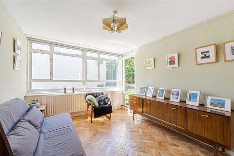 1 bedroom apartment for sale, Churchill Gardens, Pimlico, London, UK, SW1V