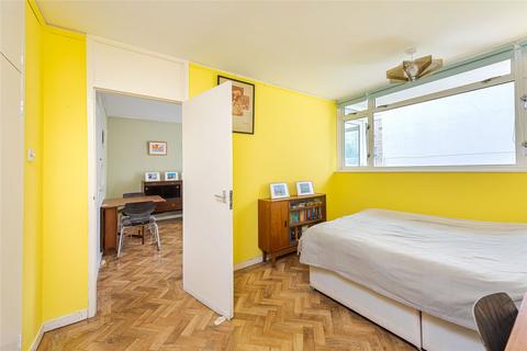 1 bedroom apartment for sale, Churchill Gardens, Pimlico, London, UK, SW1V