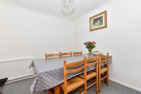 22 Mangers Lane, Dover, CT16 2QT
