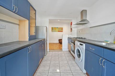 4 bedroom terraced house for sale, Gainsborough Avenue, London E12