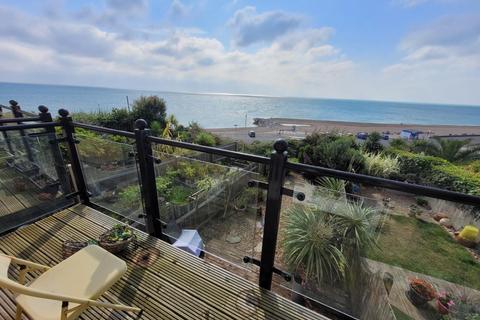 4 bedroom terraced house to rent, Lower Corniche, Hythe