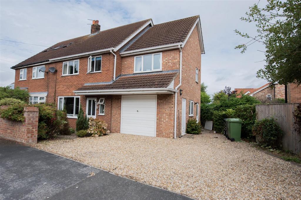 Snowdon Close, Askham Richard 4 bed semidetached house for sale £395,000