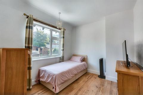 26 Cantrell Road, Nottingham, NG6 9AG