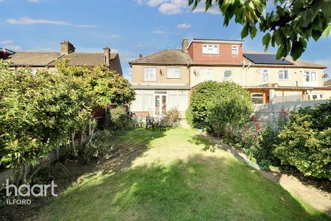 3 bedroom end of terrace house for sale, Wilmington Gardens, Barking