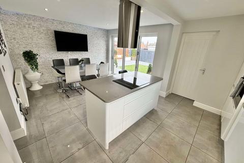 4 bedroom detached house for sale, Kirkstone Drive, Norbreck FY5