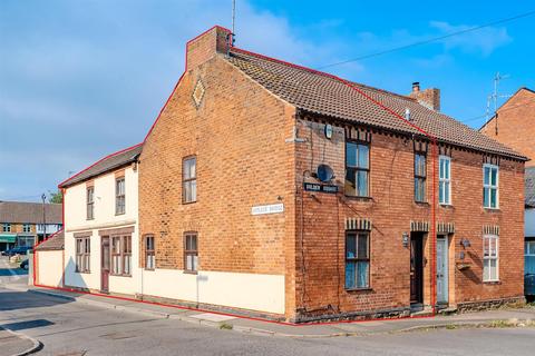 4 bedroom semi-detached house for sale, Dolben Square, Finedon NN9