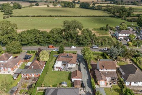 4 bedroom bungalow for sale, Nuneaton Road, Bulkington, Bedworth