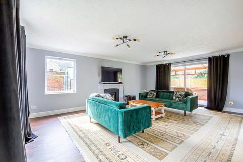 Oakwood House High Street, Yoxford, Saxmundham, IP17 3EU