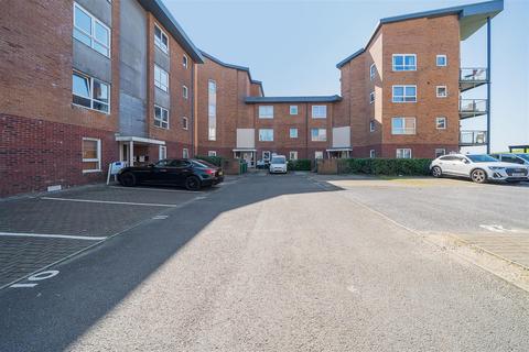 2 bedroom apartment for sale, Pentre Doc Y Gogledd, Llanelli