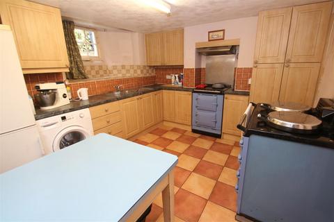 18 Campbell Road, Salisbury, SP1 3BG
