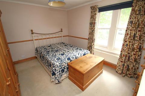 18 Campbell Road, Salisbury, SP1 3BG