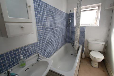 18 Campbell Road, Salisbury, SP1 3BG