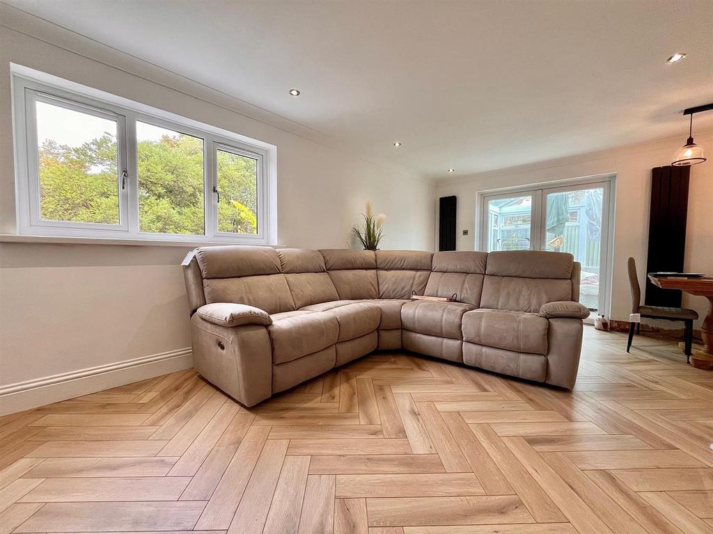 Open Plan Living/Dining Room