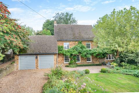 4 bedroom country house for sale, Main Street Wroxton Banbury, Oxfordshire, OX15 6PT