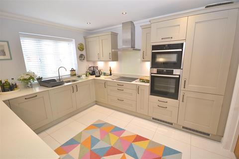 4 bedroom detached house for sale, Ryelands Way, Charminster, Dorchester