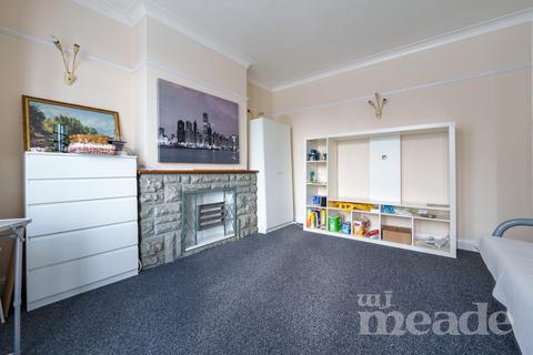 3 bedroom semi-detached house for sale, East View, Highams Park, E4