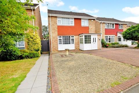 4 bedroom detached house to rent, Gallys Road, Windsor SL4