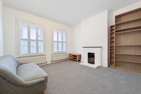 3 bedroom flat to rent, Holdenby Road, SE4