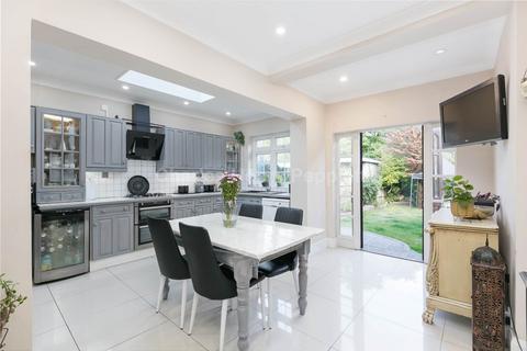 4 bedroom house for sale, Lakenheath, London, N14