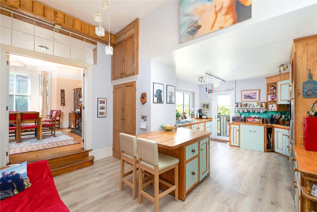 Kitch/B'fast Room