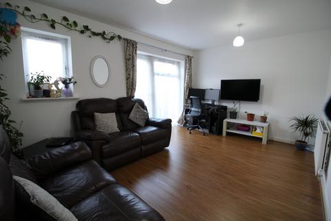 3 bedroom terraced house to rent, Eddleston Way, Tilehurst, Reading, RG30