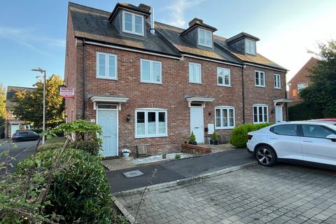 4 bedroom end of terrace house for sale, Woodhouse Gardens, Greenham RG19