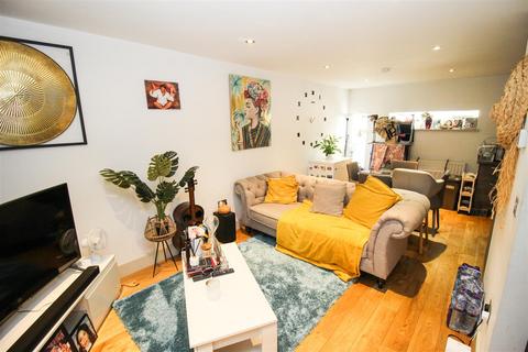 1 bedroom flat for sale, Flat 2 Coal Lofts, Princes Street, Southend On Sea