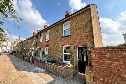 2 bedroom end of terrace house to rent, New Road, Hounslow, TW3