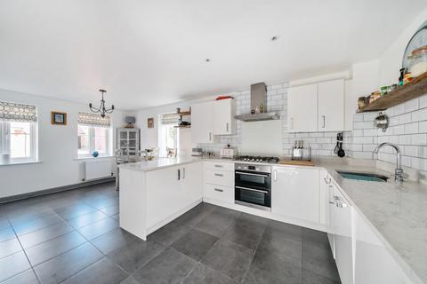 5 bedroom detached house for sale, Cameron Crescent, Bedford