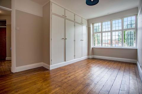 1 bedroom flat for sale, Queensberry House, Friars Lane, off Richmond Green