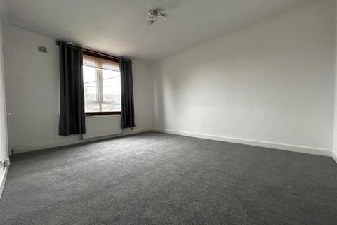 2 bedroom flat to rent, Tay Street, Newburgh