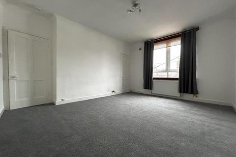 2 bedroom flat to rent, Tay Street, Newburgh