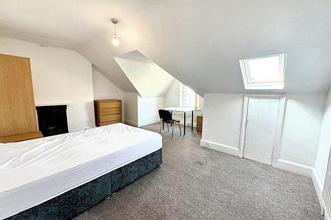 5 bedroom house share to rent, Bedford Park, Plymouth PL4