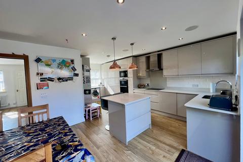 3 bedroom semi-detached house for sale, Kettlewell Close, London, N11