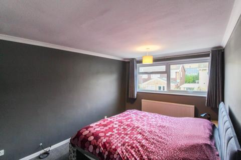 3 bedroom detached house to rent, Cotman Close, Bedford