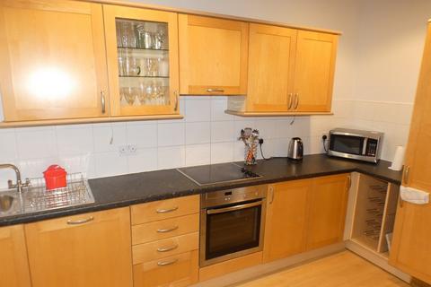 4 bedroom flat to rent, Bower Street , Glasgow G12