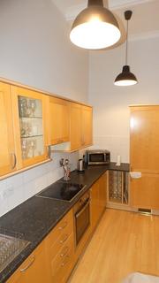 4 bedroom flat to rent, Bower Street , Glasgow G12