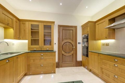 4 bedroom apartment to rent, North Gate, St John's Wood NW8