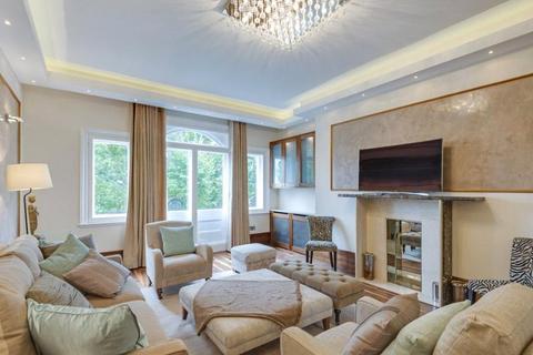 4 bedroom apartment to rent, North Gate, St John's Wood NW8