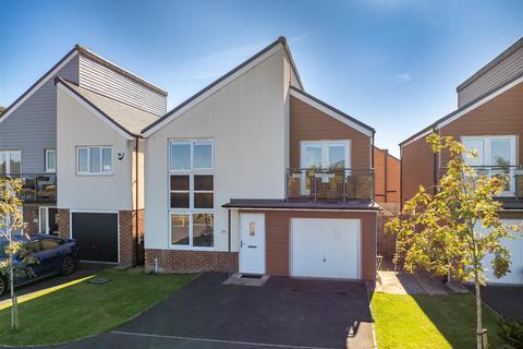 4 bedroom detached house for sale, Elmwood Park Gardens, Great Park, NE13