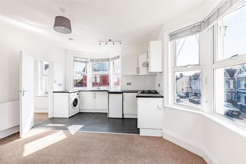 2 bedroom flat to rent, Rutland Road, Hove