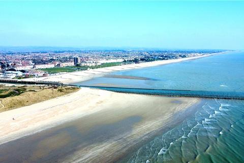21c Beach Road, Littlehampton, BN17 5JA