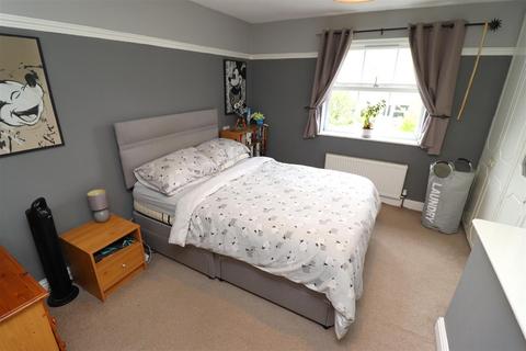 2 bedroom terraced house for sale, Blackburn Avenue, Brough