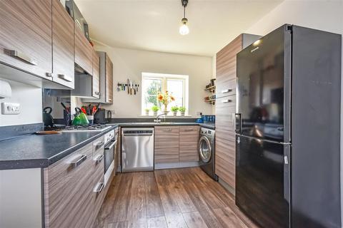 3 bedroom semi-detached house for sale, Halter Way, Andover